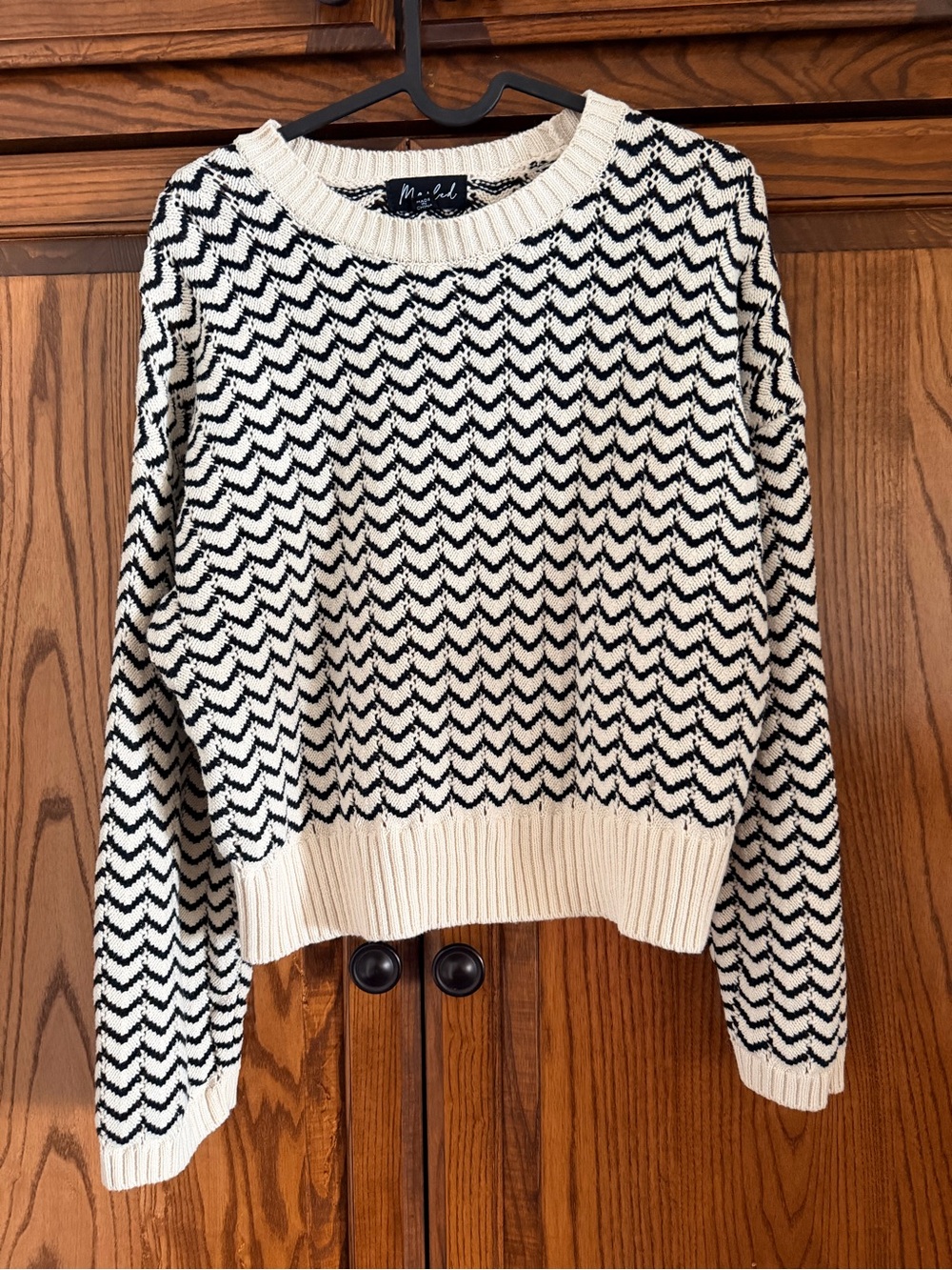 Textured Chevron Knit Sweater - Cream & Black